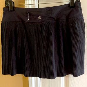Lululemon pleat to street size 6 black